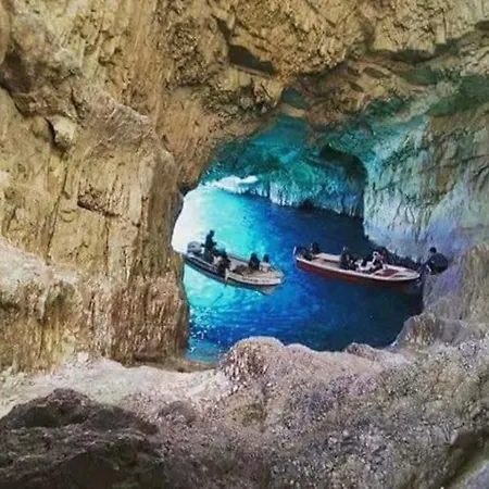 Frido Luxury With Jacuzzi * Akrotíri