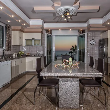 Frido Luxury With Jacuzzi Villa