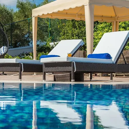 Frido Luxury With Jacuzzi