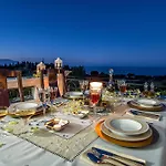 Frido Luxury With Jacuzzi Villa