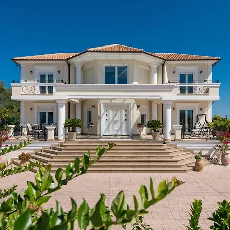 Frido Luxury With Jacuzzi Villa