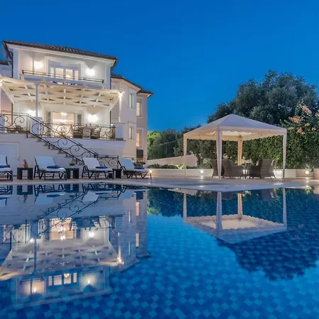 Villa Frido Luxury With Jacuzzi
