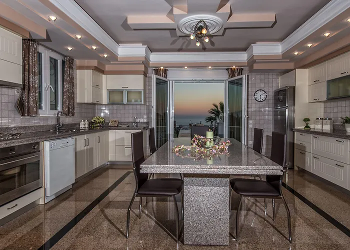 Frido Luxury With Jacuzzi Villa