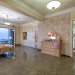 Frido Luxury With Jacuzzi