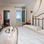 Frido Luxury With Jacuzzi Villa *