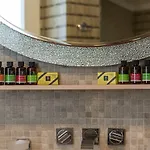 Frido Luxury With Jacuzzi