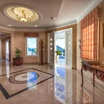 Frido Luxury With Jacuzzi *