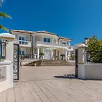 Villa Frido Luxury With Jacuzzi *