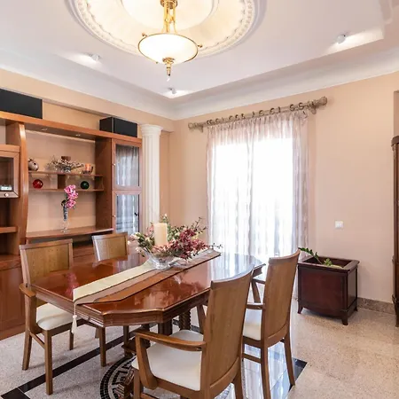 Frido Luxury With Jacuzzi Vilă