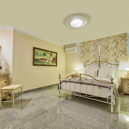 Frido Luxury With Jacuzzi Villa