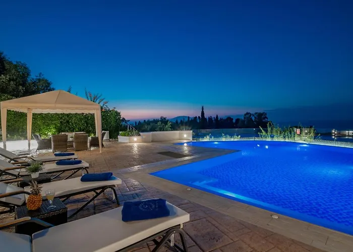 Frido Luxury With Jacuzzi Villa