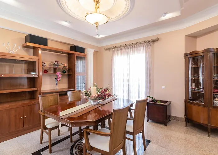 Frido Luxury With Jacuzzi Villa