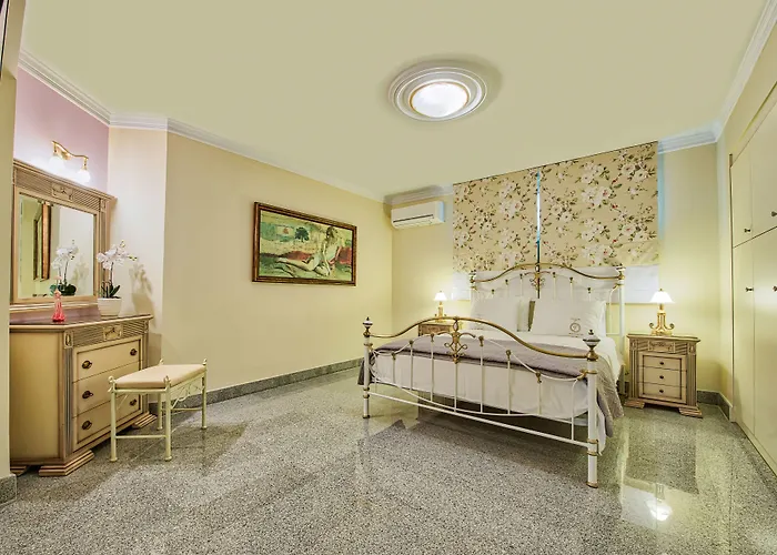 Frido Luxury With Jacuzzi Villa
