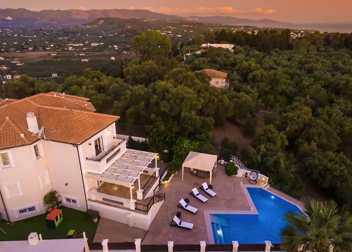 Frido Luxury With Jacuzzi Villa *