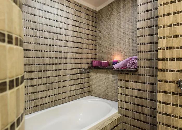 Frido Luxury With Jacuzzi Villa *